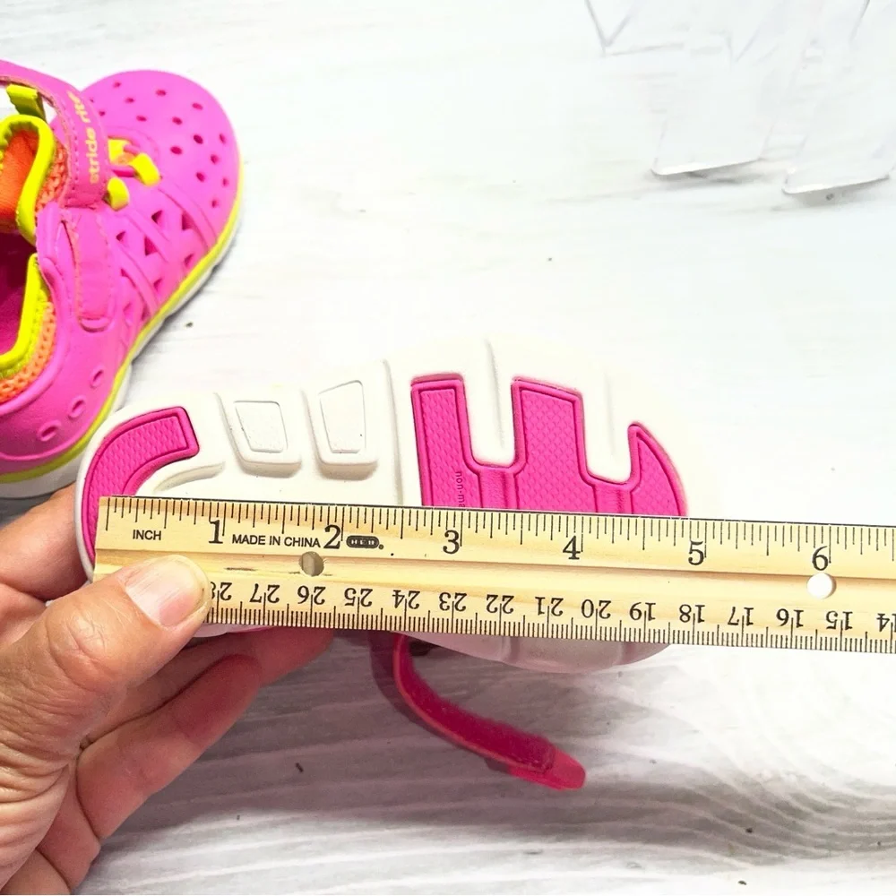 Stride Rite Made 2 Play Phibian Neon Pink Yellow Rubber Slip On Girls size 5